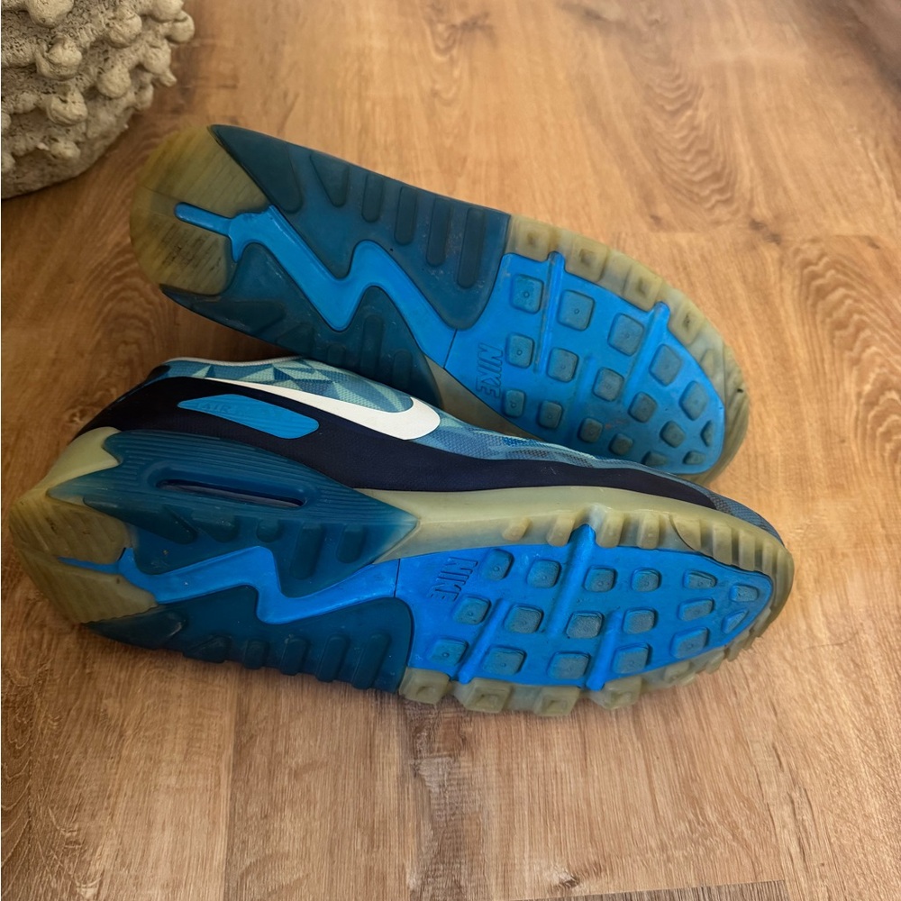 Nike Men's Blue Air Max Sneakers - Picture 3 of 5